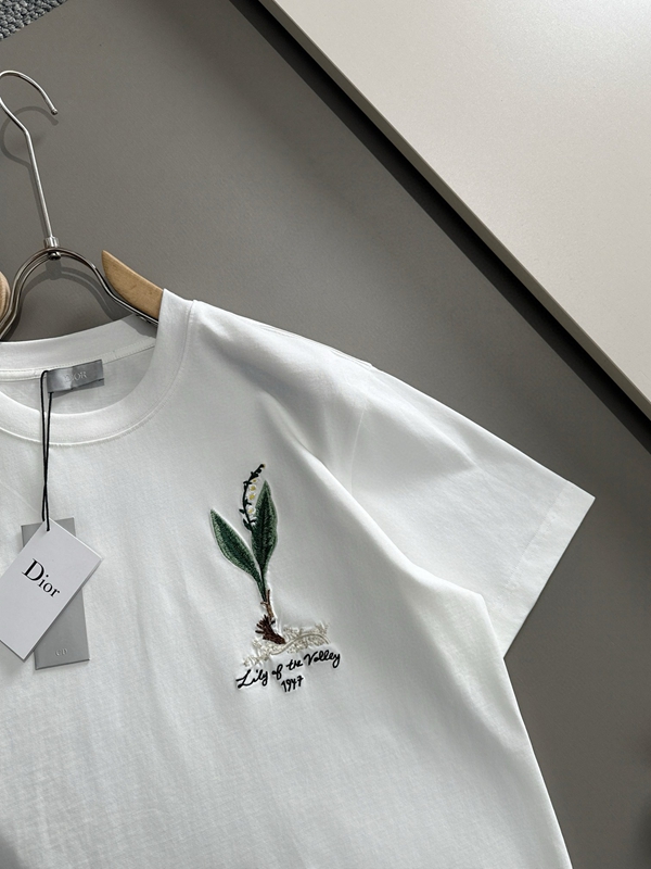 ブランドTシャツ側面デザイン